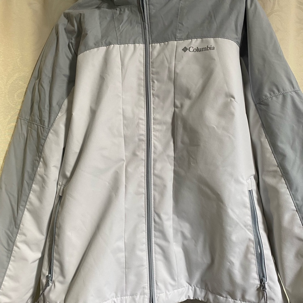 Columbia women’s 3-in-1 interchange winter jacket like new Medium